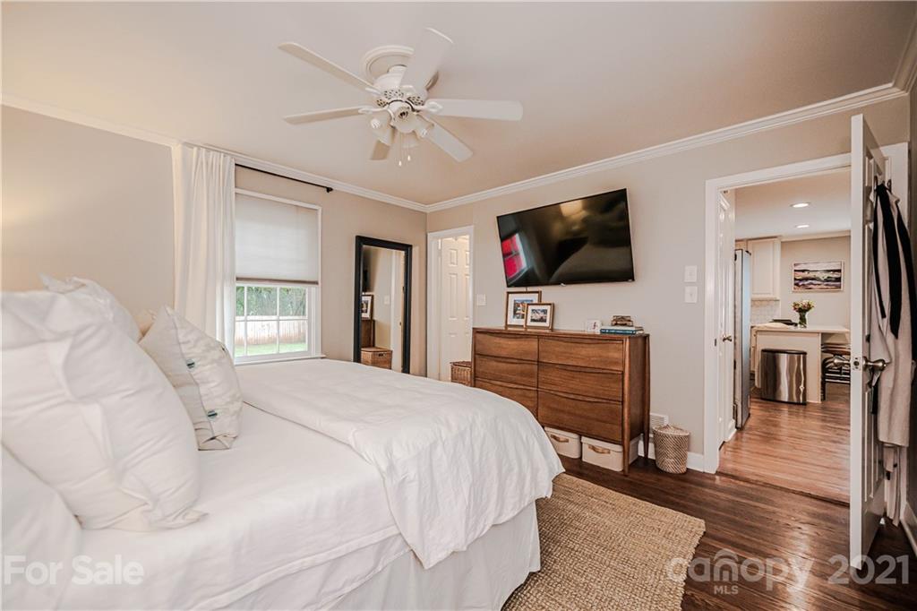 1911 Club Road Charlotte, NC 28205 - Photo 19 of 33 Gallery Image 19