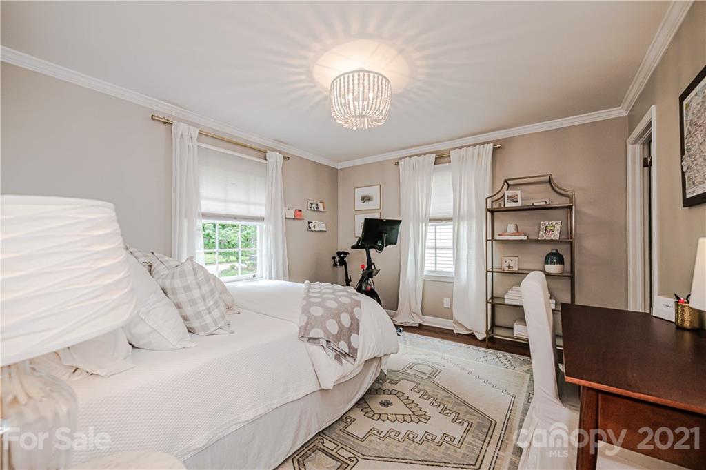 1911 Club Road Charlotte, NC 28205 - Photo 22 of 33 Gallery Image 22