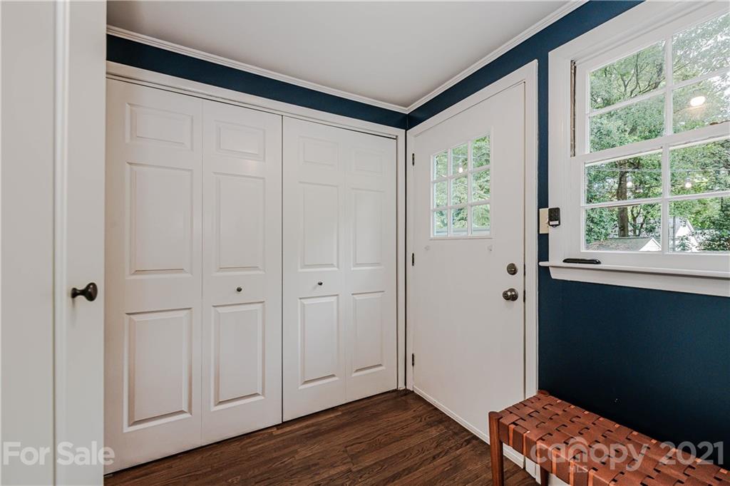 1911 Club Road Charlotte, NC 28205 - Photo 24 of 33 Gallery Image 24