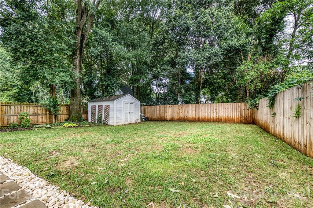 1911 Club Road Charlotte, NC 28205 - Photo 29 of 33 Gallery Image 29