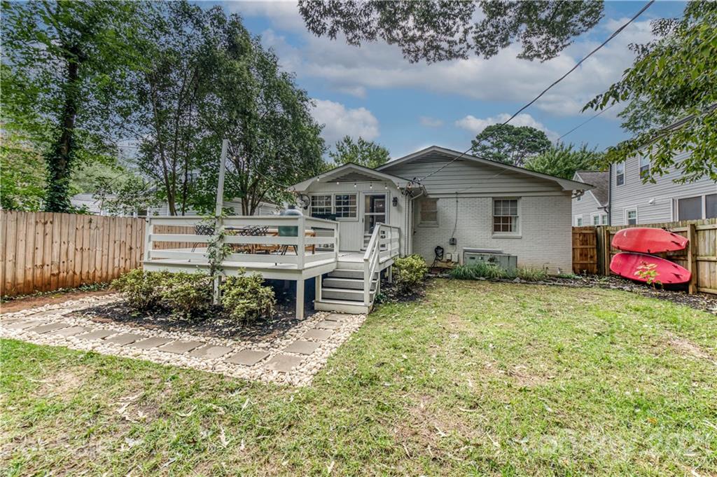 1911 Club Road Charlotte, NC 28205 - Photo 30 of 33 Gallery Image 30