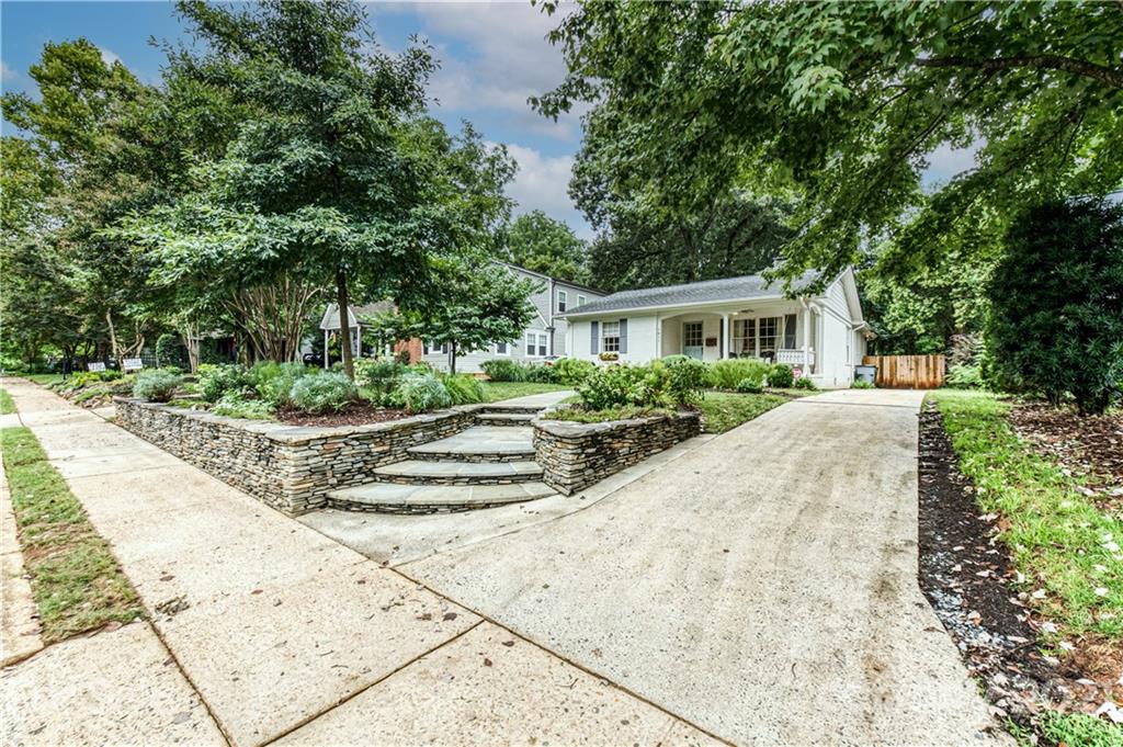 1911 Club Road Charlotte, NC 28205 - Photo 31 of 33 Gallery Image 31