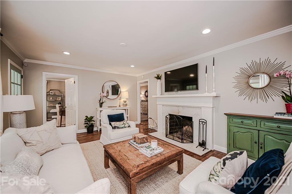 1911 Club Road Charlotte, NC 28205 - Photo 5 of 33 Gallery Image 5