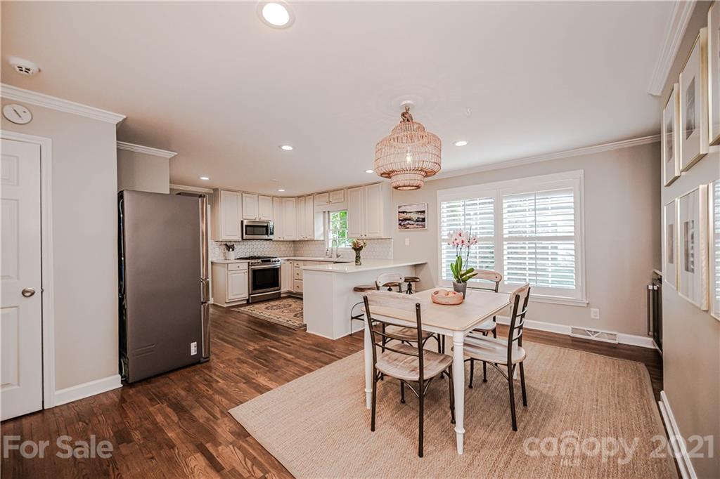 1911 Club Road Charlotte, NC 28205 - Photo 7 of 33 Gallery Image 7