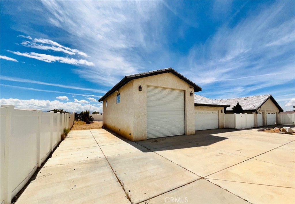 17389 Central Road Apple Valley, CA 92307 - Photo 13 of 67