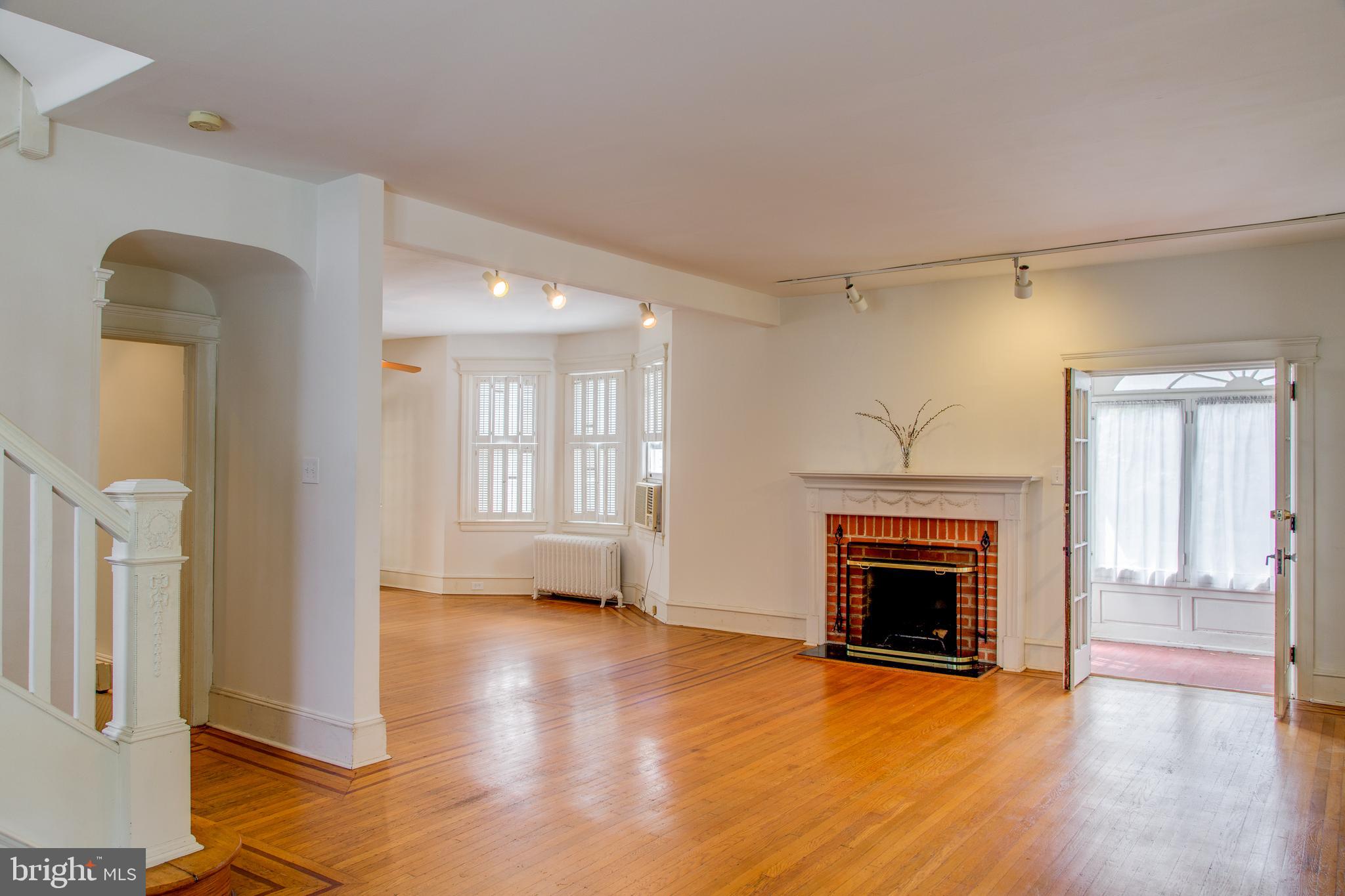 413 Warwick Road Haddonfield, NJ 08033 - Photo 8 of 30 Living room