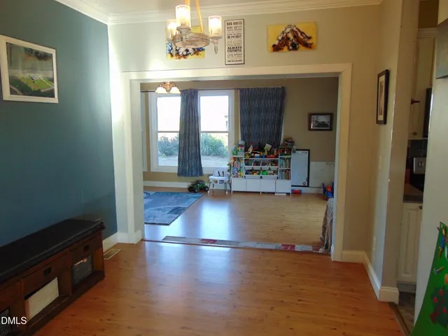 a view of entryway with a window