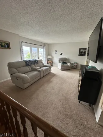 $275,000 | 19 Amherst Court, Hamburg, NJ 07419