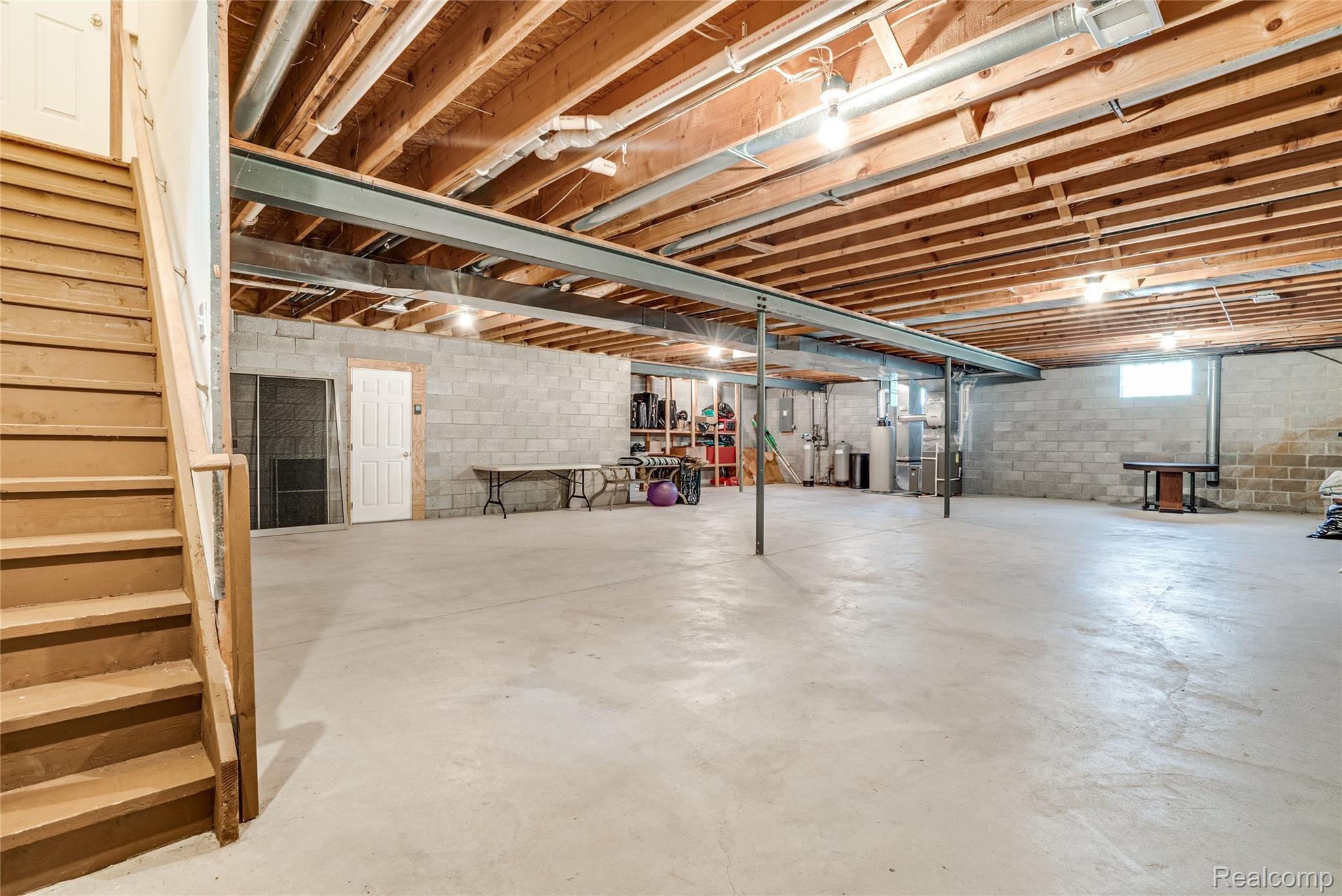8249 Chambers Road Pinckney, MI 48169 - Photo 39 of 59 High Ceilings!