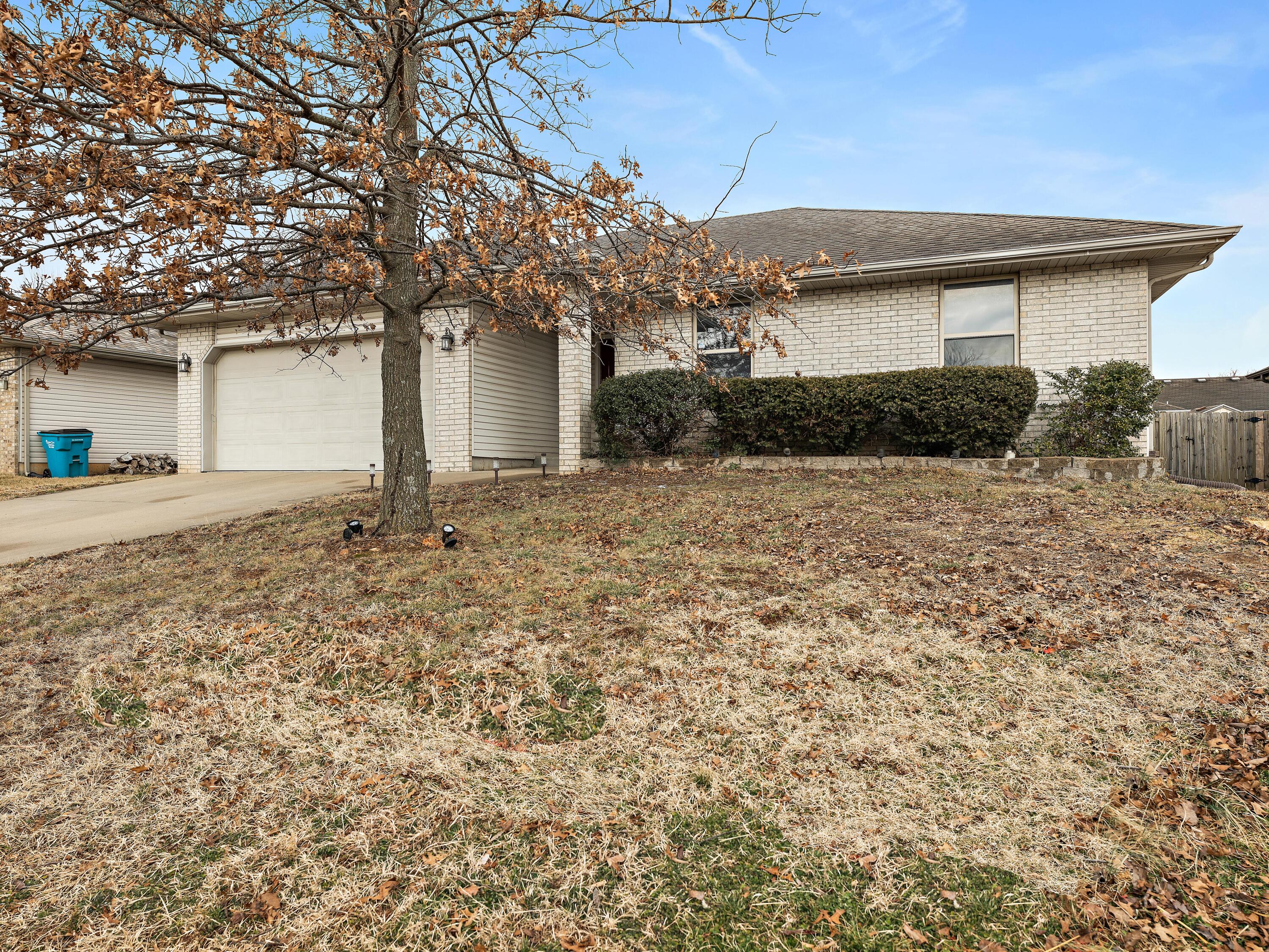 4345 West Madison Street Springfield, MO 65802 - Photo 1 of 1 P1120943