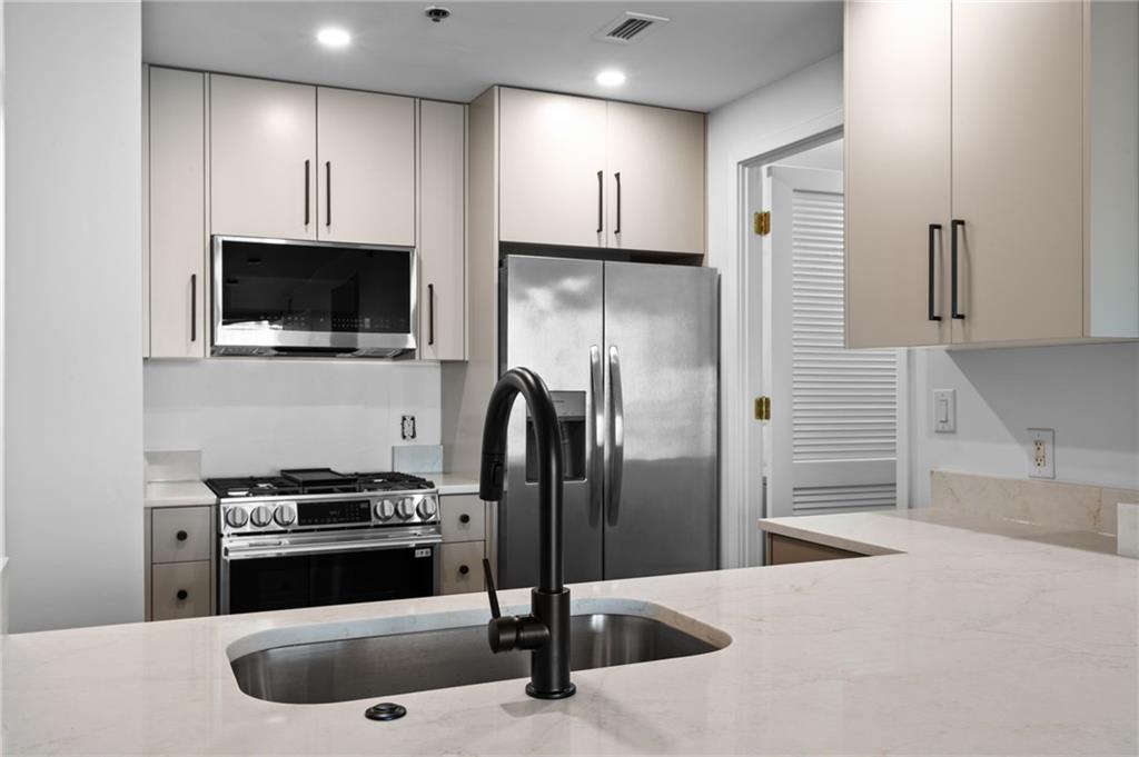 3338 Peachtree Road Northeast, Unit 1606 Atlanta, GA 30326 - Photo 2 of 24