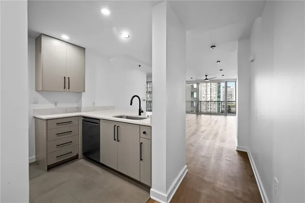 $2,250 | 3338 Peachtree Road Northeast, Unit 1606, Atlanta, GA 30326