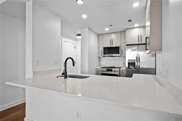 $2,250 | 3338 Peachtree Road Northeast, Unit 1606, Atlanta, GA 30326