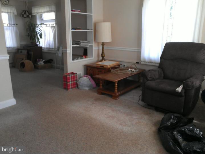 2813 Springfield Road Broomall, PA 19008 - Photo 4 of 10 Living Room