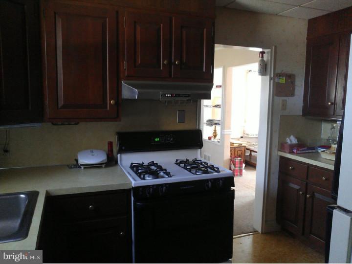 2813 Springfield Road Broomall, PA 19008 - Photo 6 of 10 Kitchen