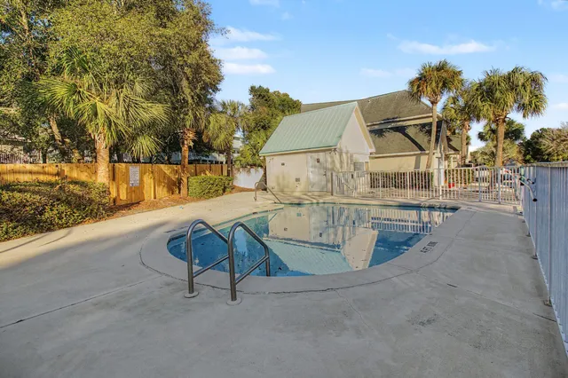 $2,150 | 234 Pelican Place, Unit 6, Destin, FL 32541