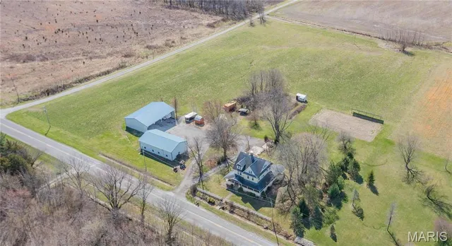 $460,000 | 708 East Fillmore Street, Fillmore, IL 62032