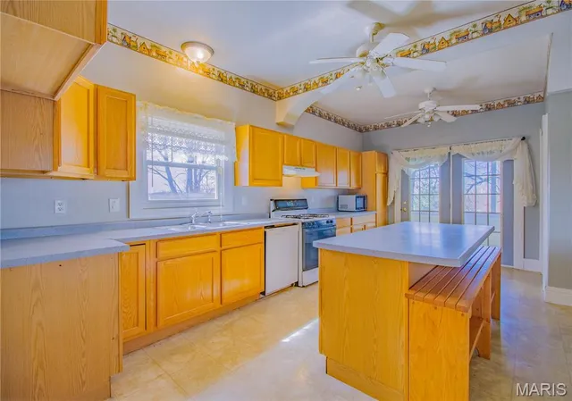 $460,000 | 708 East Fillmore Street, Fillmore, IL 62032