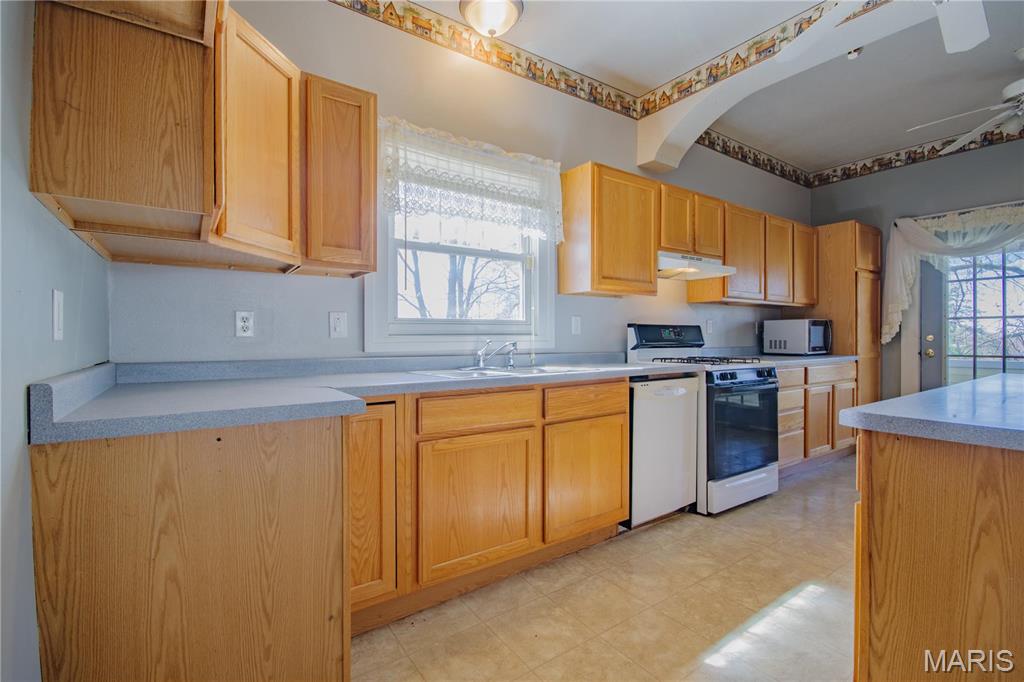 708 East Fillmore Street Fillmore, IL 62032 - Photo 17 of 64