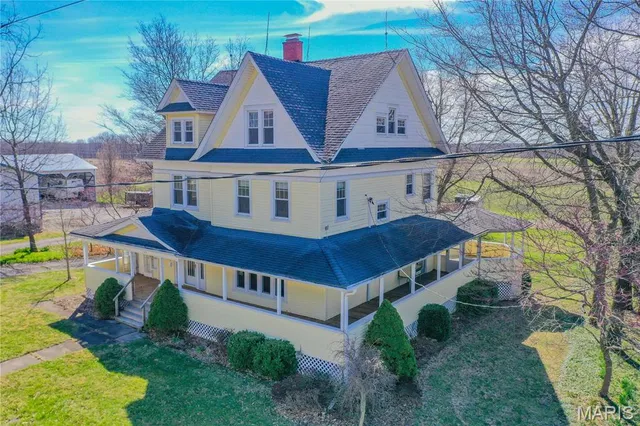 $460,000 | 708 East Fillmore Street, Fillmore, IL 62032