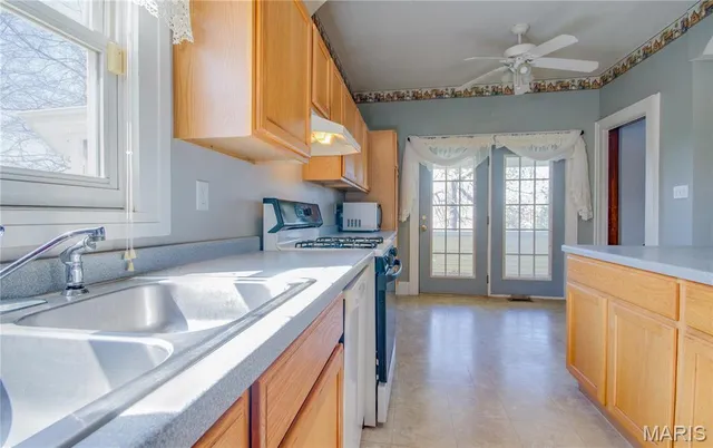 $460,000 | 708 East Fillmore Street, Fillmore, IL 62032