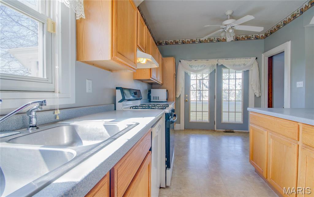 708 East Fillmore Street Fillmore, IL 62032 - Photo 21 of 64