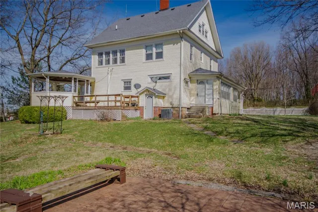 $460,000 | 708 East Fillmore Street, Fillmore, IL 62032