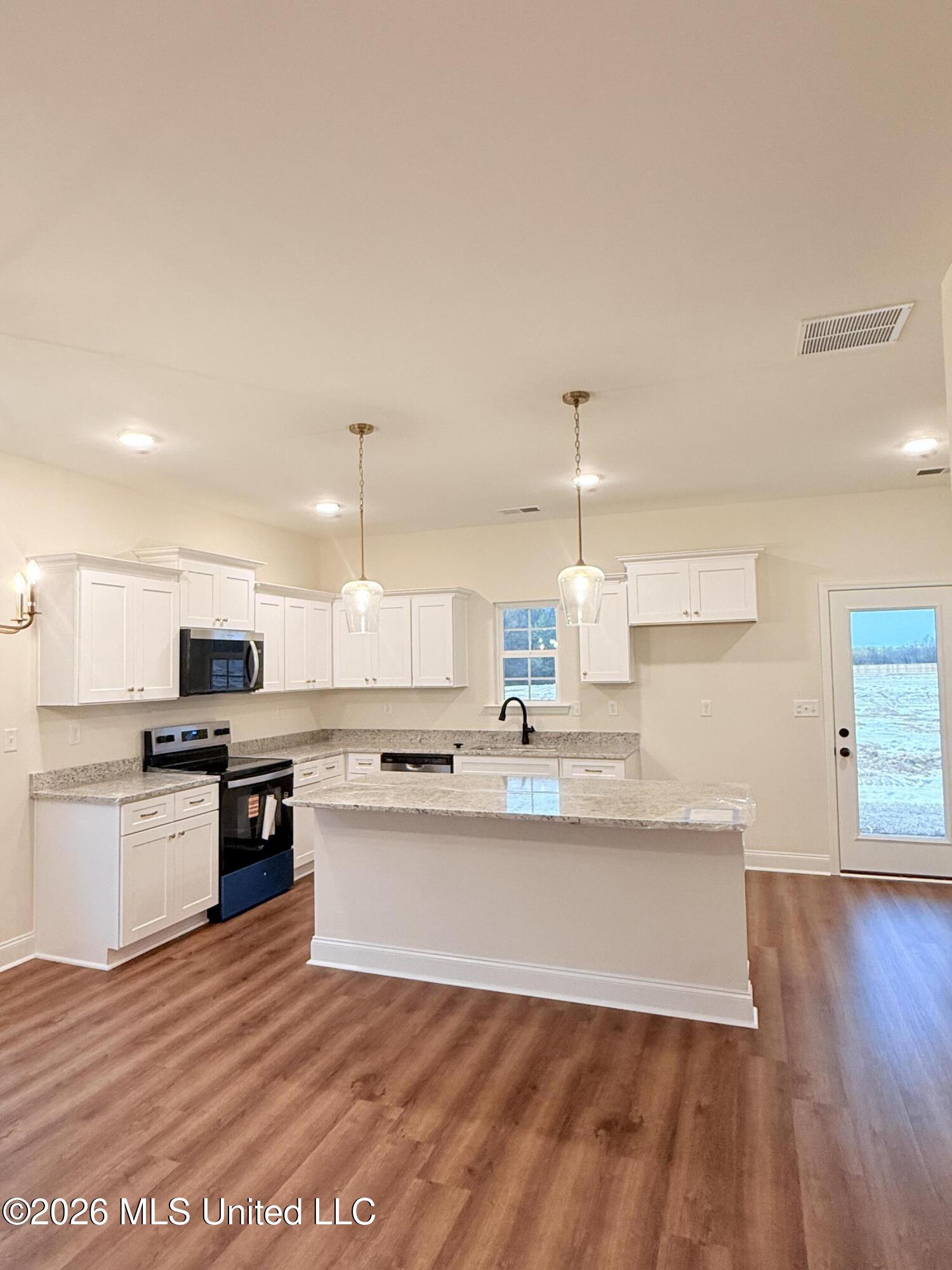 6082 River Birch Road East Walls, MS 38680 - Photo 7 of 16 IMG_4346