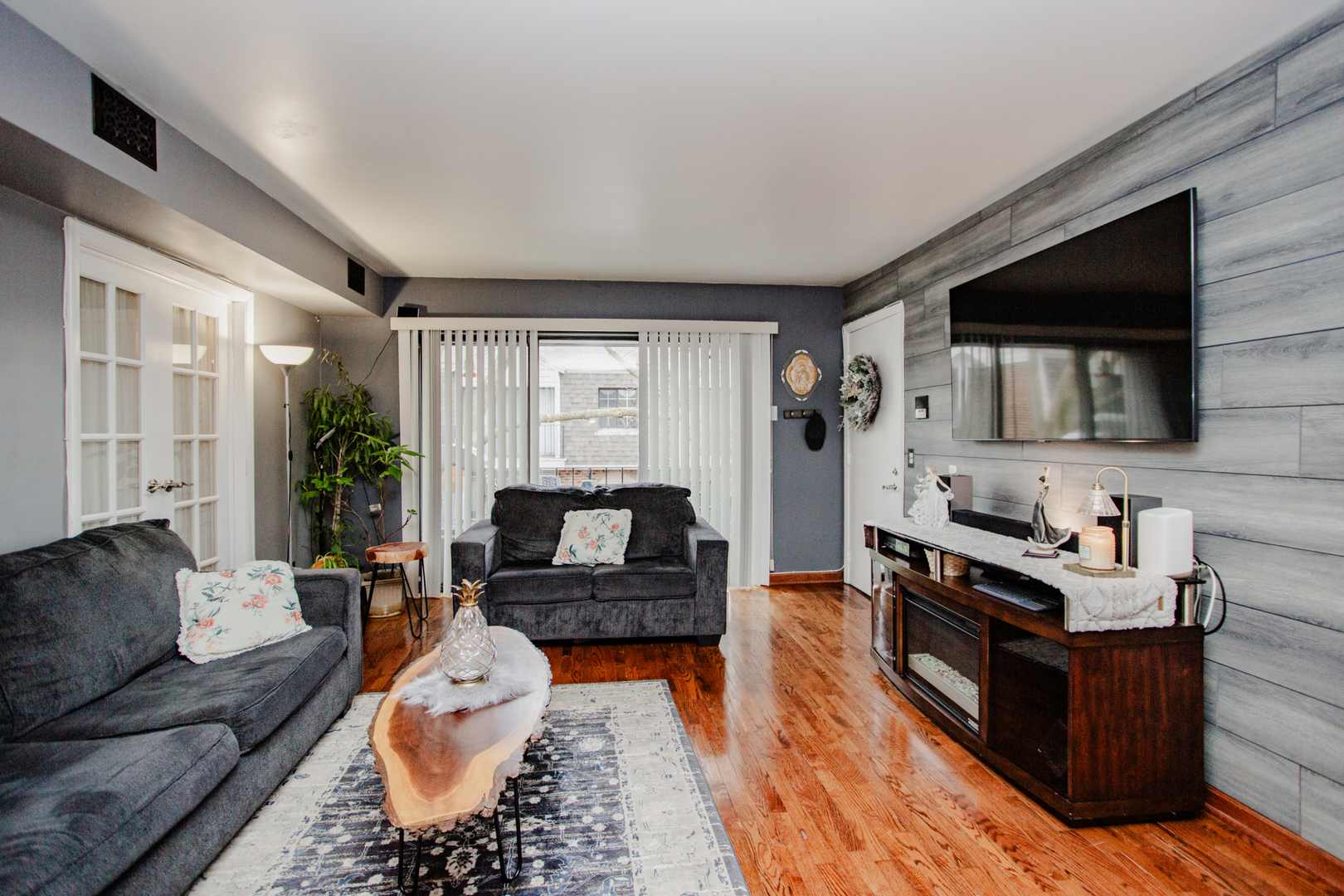 3256 Sanders Road, Unit 4F Northbrook, IL 60062 - Photo 2 of 17 Gallery Image 2