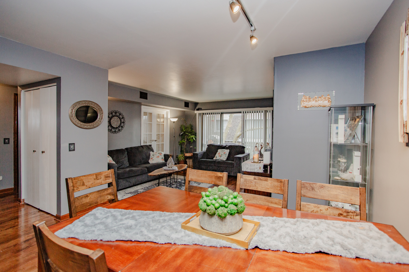 3256 Sanders Road, Unit 4F Northbrook, IL 60062 - Photo 4 of 17 Gallery Image 4