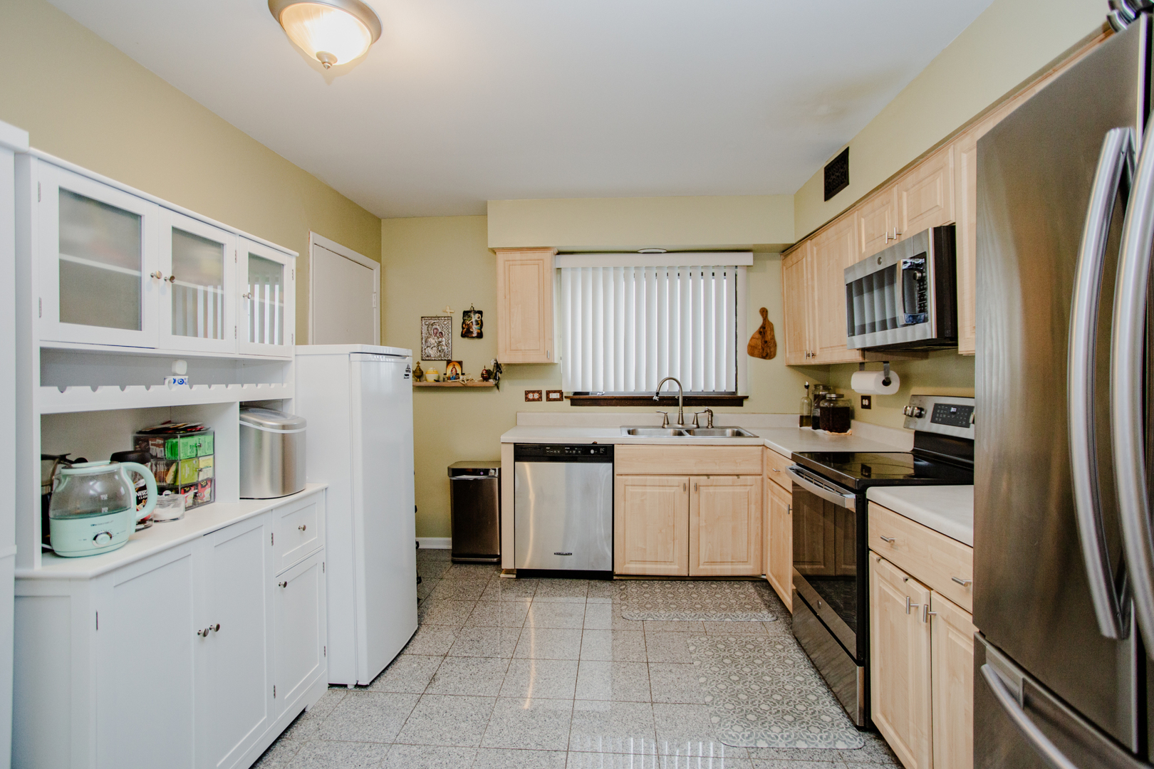 3256 Sanders Road, Unit 4F Northbrook, IL 60062 - Photo 8 of 17 Gallery Image 8