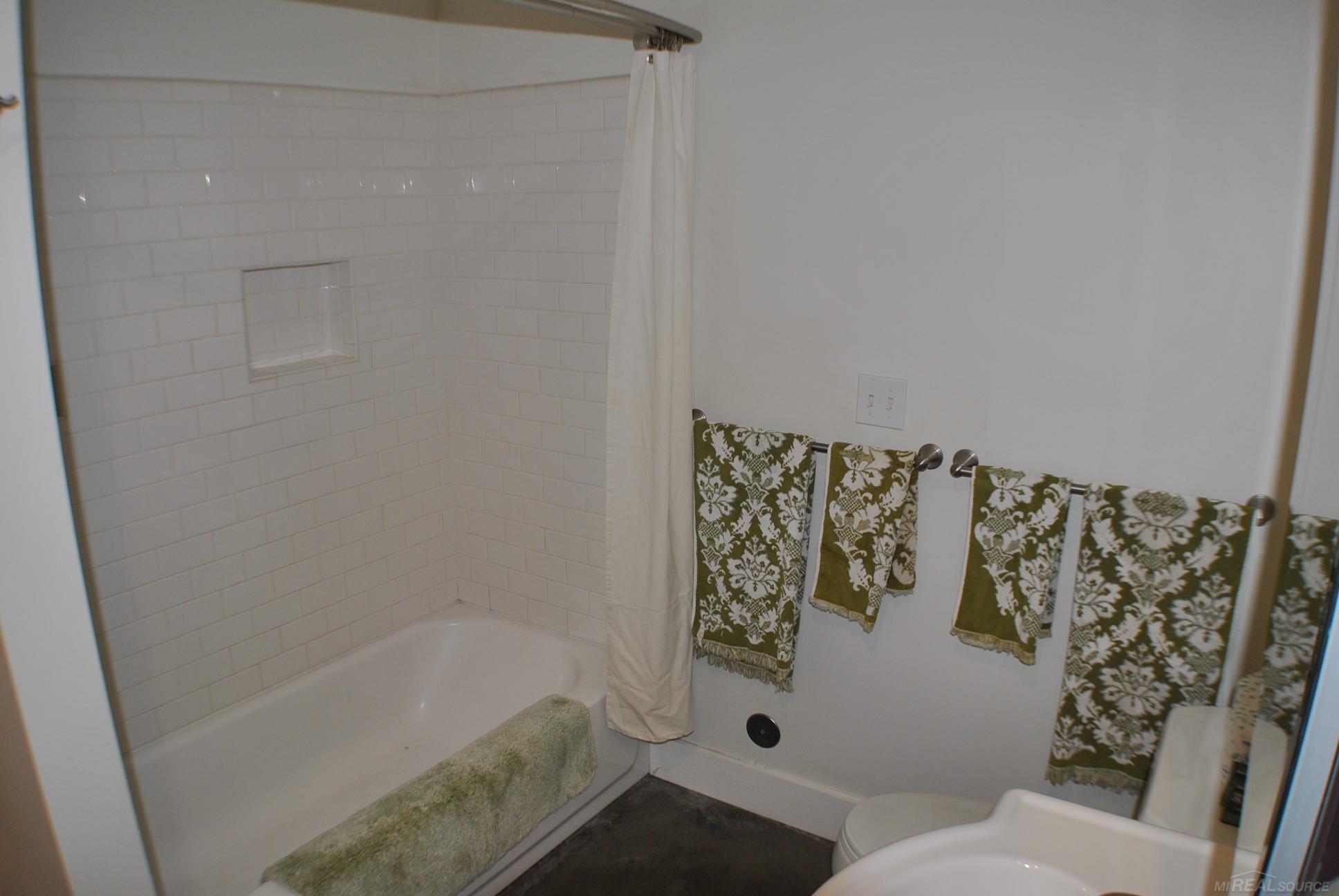 1128 Minnesota Road Port Huron, MI 48060 - Photo 21 of 40