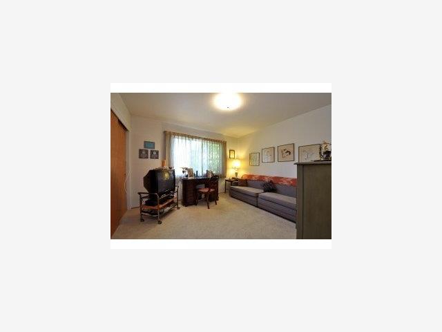 490 Patrick Way Los Altos, CA 94022 - Photo 6 of 9 a living room with furniture and a dining table