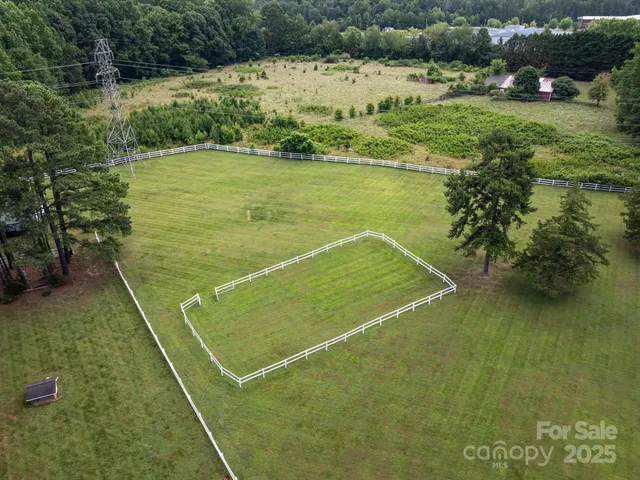 a view of a tennis court