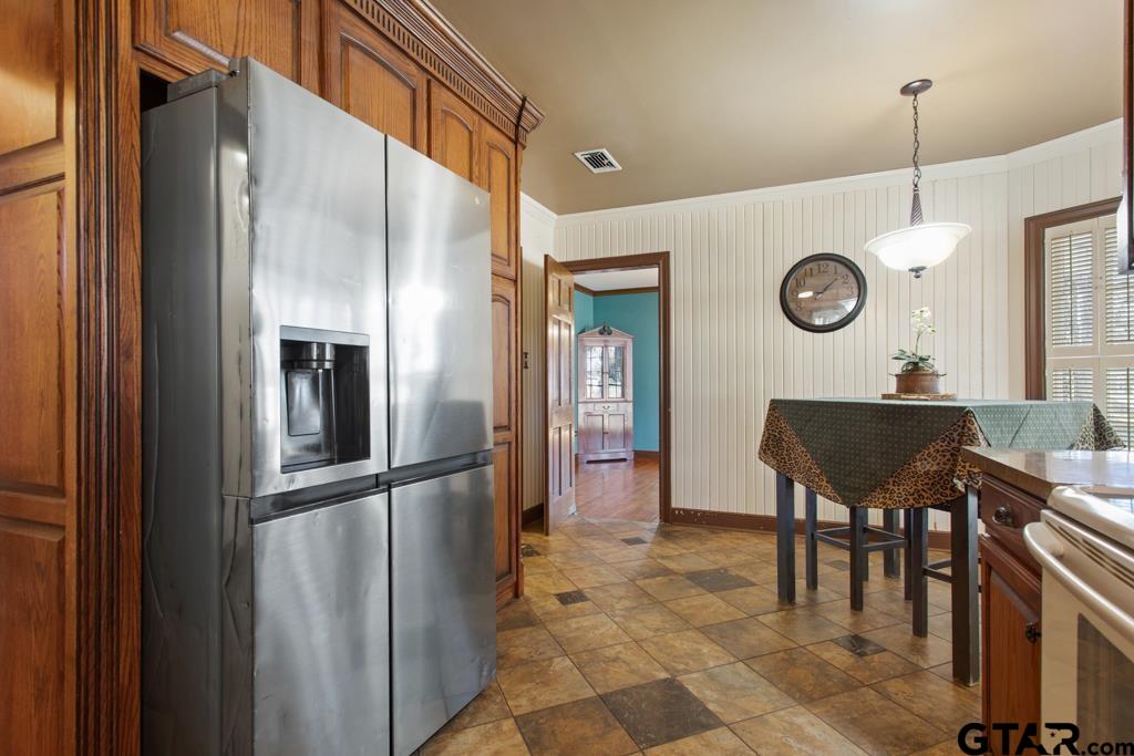 205 North Henry Street Lindale, TX 75771 - Photo 13 of 36