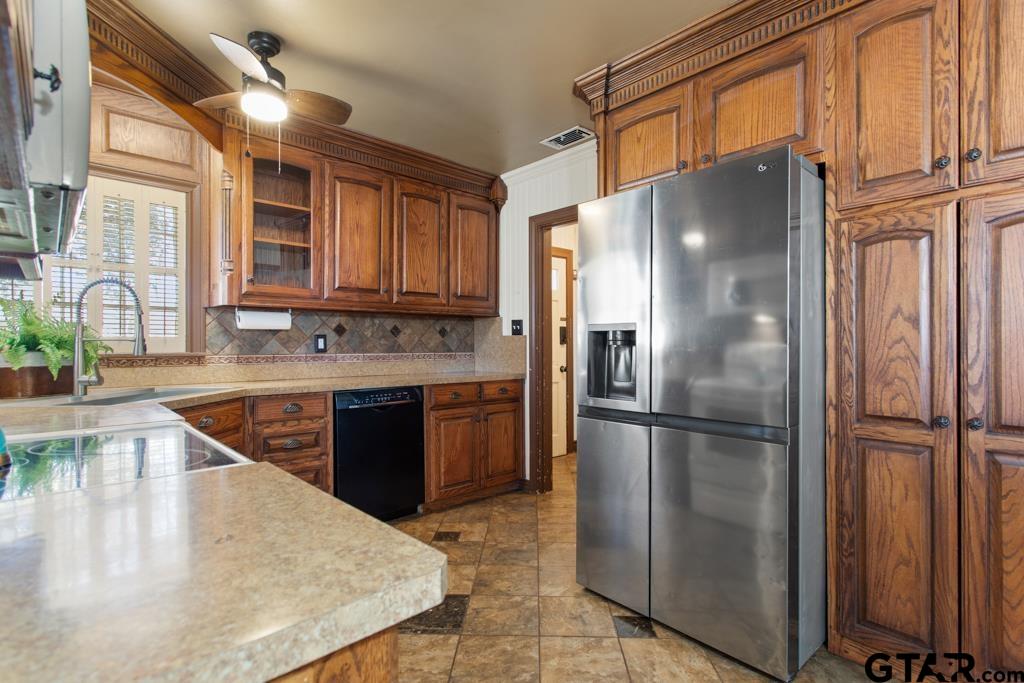 205 North Henry Street Lindale, TX 75771 - Photo 14 of 36