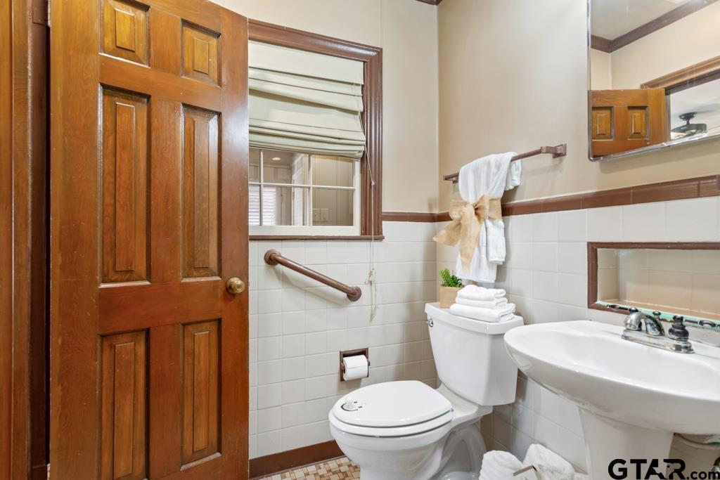 205 North Henry Street Lindale, TX 75771 - Photo 23 of 36