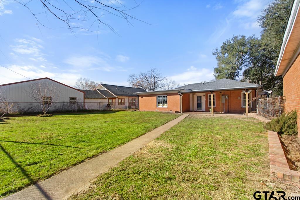 205 North Henry Street Lindale, TX 75771 - Photo 34 of 36