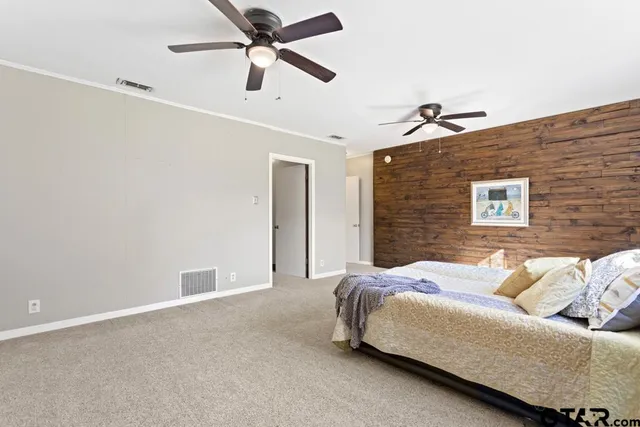 $289,000 | 205 North Henry Street, Lindale, TX 75771