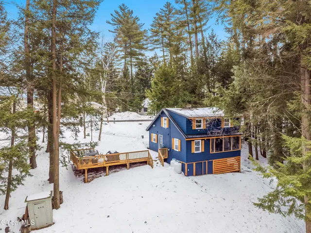 $657,500 | 129 Woodland Avenue, Gloversville, NY 12078