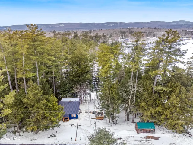 $657,500 | 129 Woodland Avenue, Gloversville, NY 12078