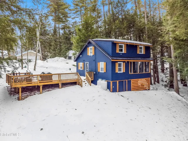 $657,500 | 129 Woodland Avenue, Gloversville, NY 12078