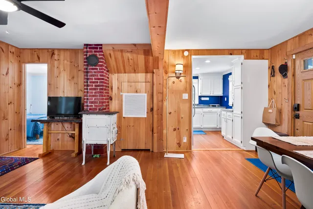 $657,500 | 129 Woodland Avenue, Gloversville, NY 12078