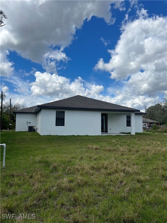 2102 Robert Avenue Alva, FL 33920 - Photo 24 of 24 a view of a backyard of the house