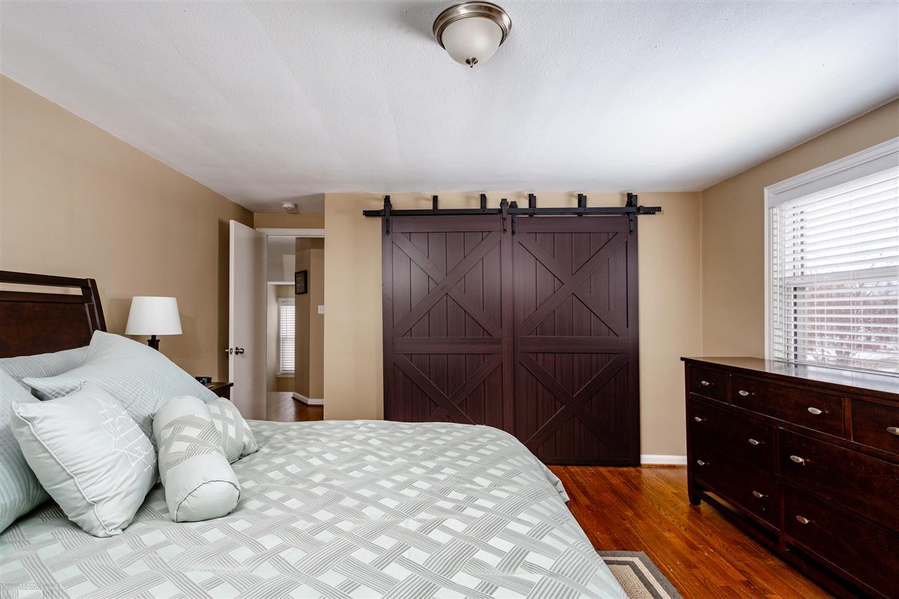 1379 Fairholme Road Grosse Pointe, MI 48236 - Photo 24 of 36 50033399-23.JPG