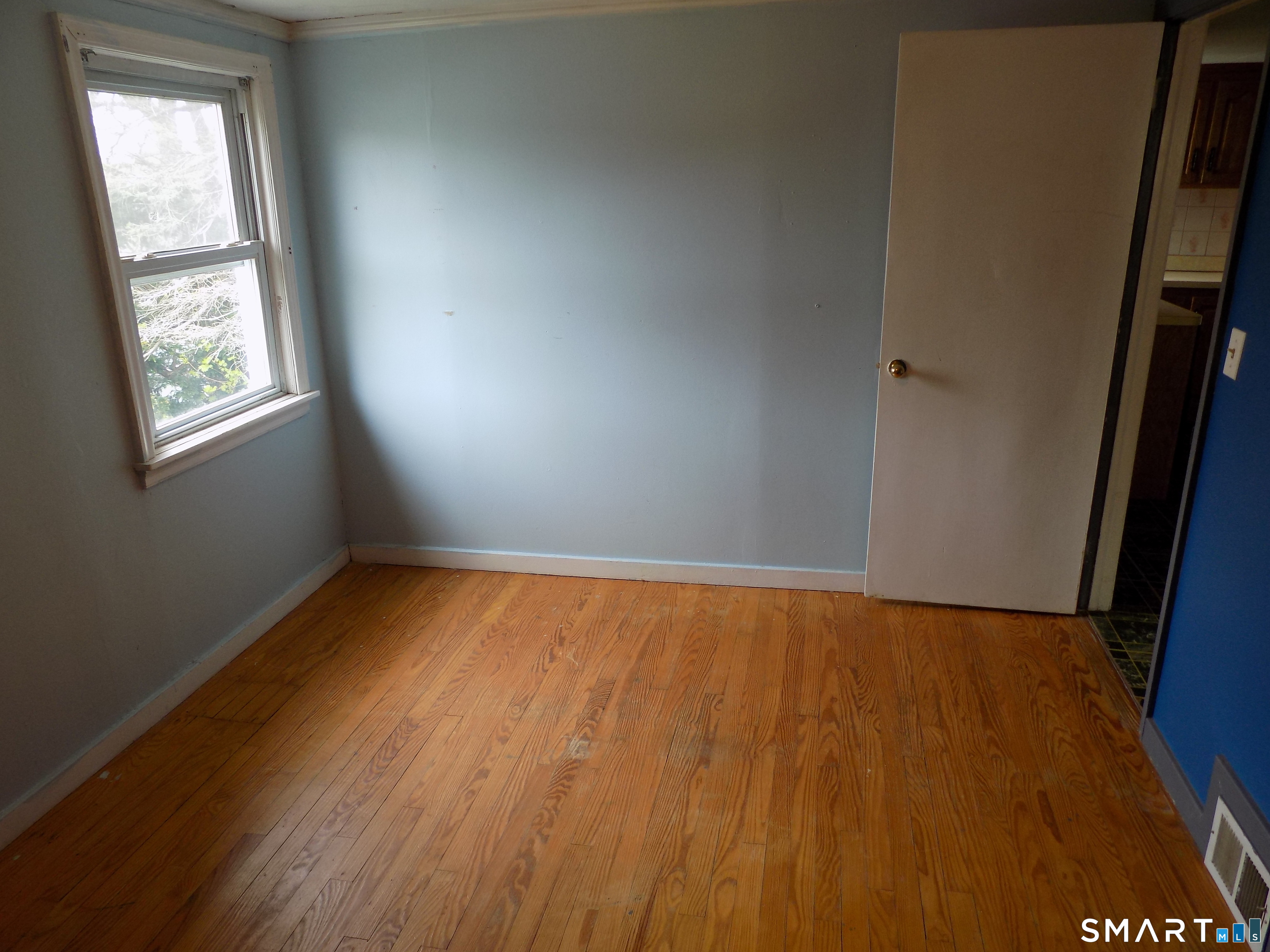 28 Colony Street Bristol, CT 06010 - Photo 5 of 21