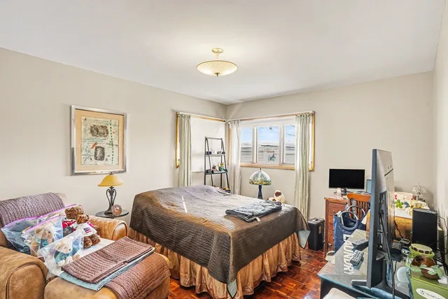 $349,900 | 5501 West 102nd Street, Oak Lawn, IL 60453