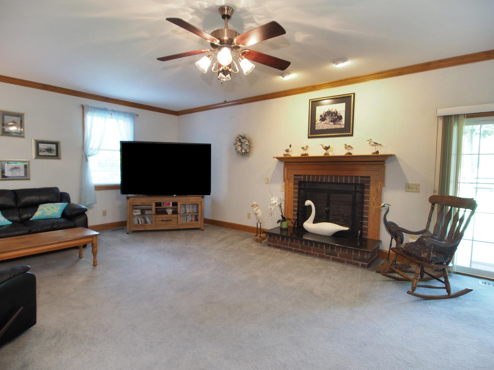 630 Bowman Road Aberdeen, NC 28315 - Photo 8 of 59 living3