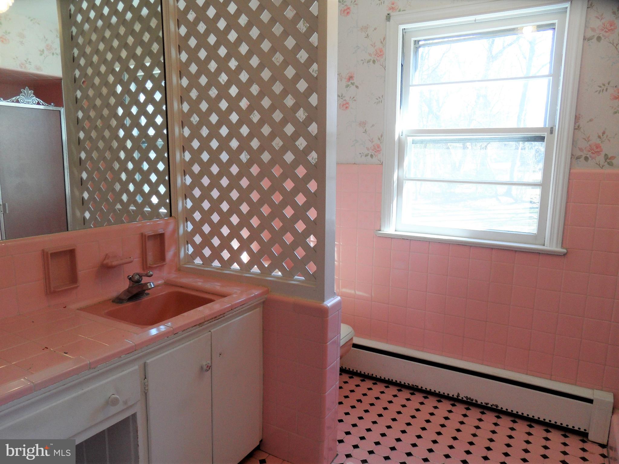 2 Radcliffe Road Yardley, PA 19067 - Photo 32 of 42 Full Bath