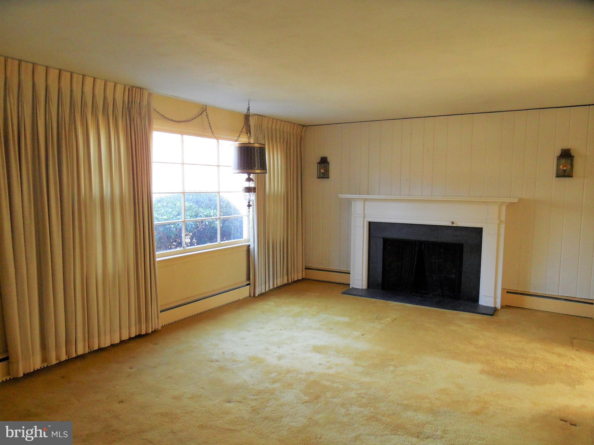 2 Radcliffe Road Yardley, PA 19067 - Photo 5 of 42 Living Room